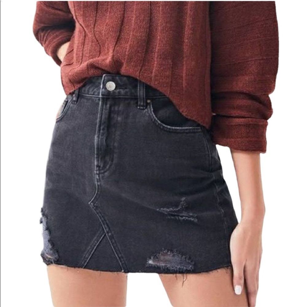 EUC‎ Pacsun Distressed Black Jean Skirt